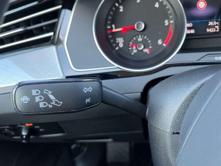 Abbildung Fahrzeugdetailansicht Volkswagen Passat Variant - Nr. 42