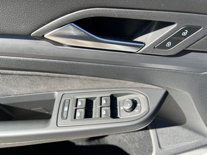 Abbildung Fahrzeugdetailansicht Volkswagen Golf Variant - Nr. 30