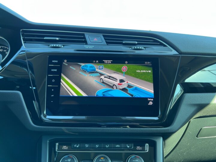 Abbildung Fahrzeugdetailansicht Volkswagen Touran - Nr. 23