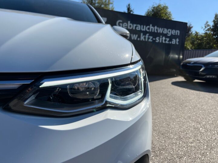 Abbildung Fahrzeugdetailansicht Volkswagen Golf Variant - Nr. 35