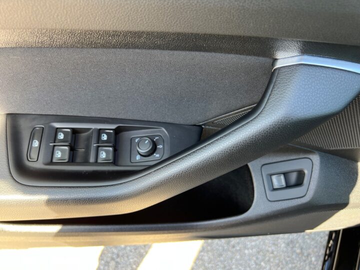 Abbildung Fahrzeugdetailansicht Volkswagen Passat Variant - Nr. 31