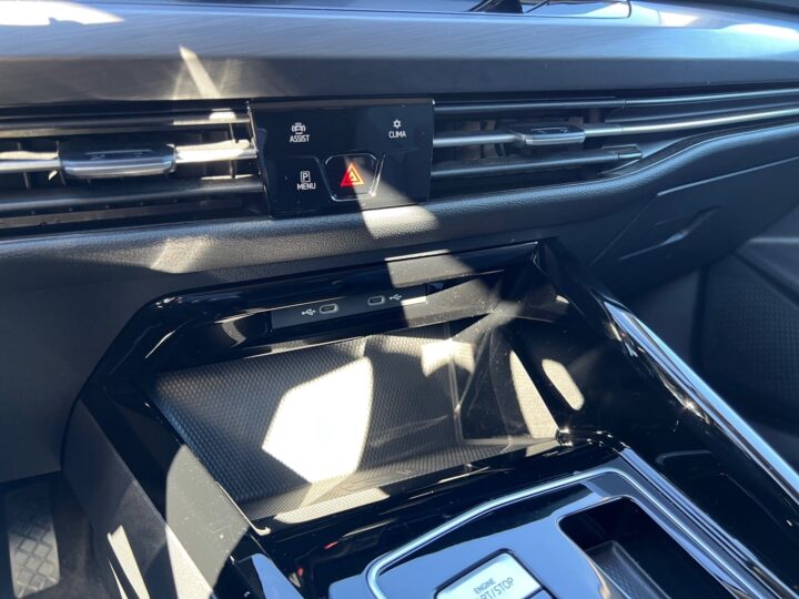 Abbildung Fahrzeugdetailansicht Volkswagen Golf Variant - Nr. 27