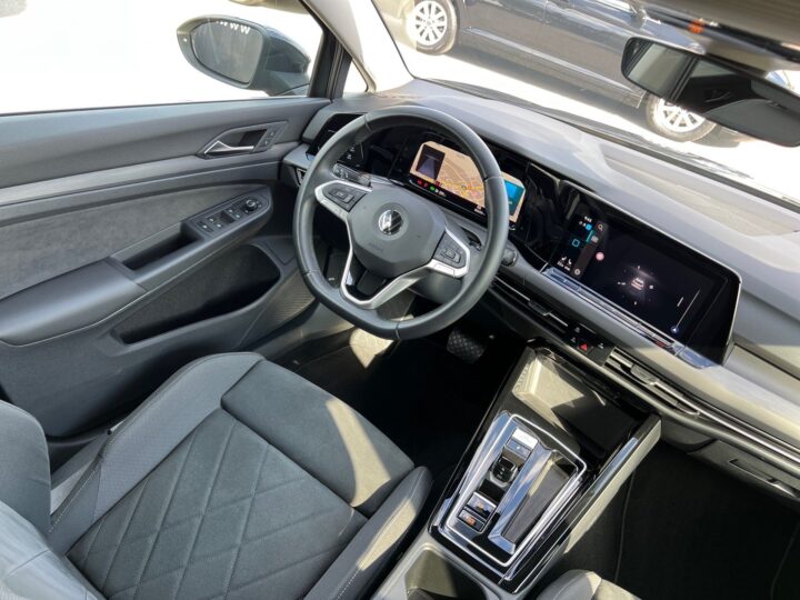Abbildung Fahrzeugdetailansicht Volkswagen Golf Variant - Nr. 11