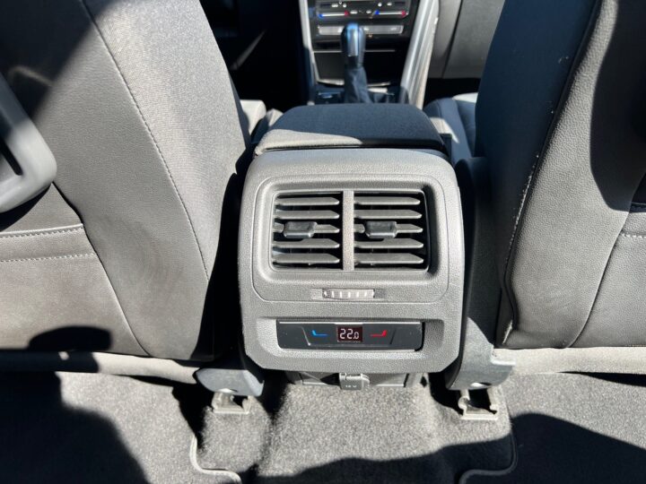 Abbildung Fahrzeugdetailansicht Volkswagen Touran - Nr. 34
