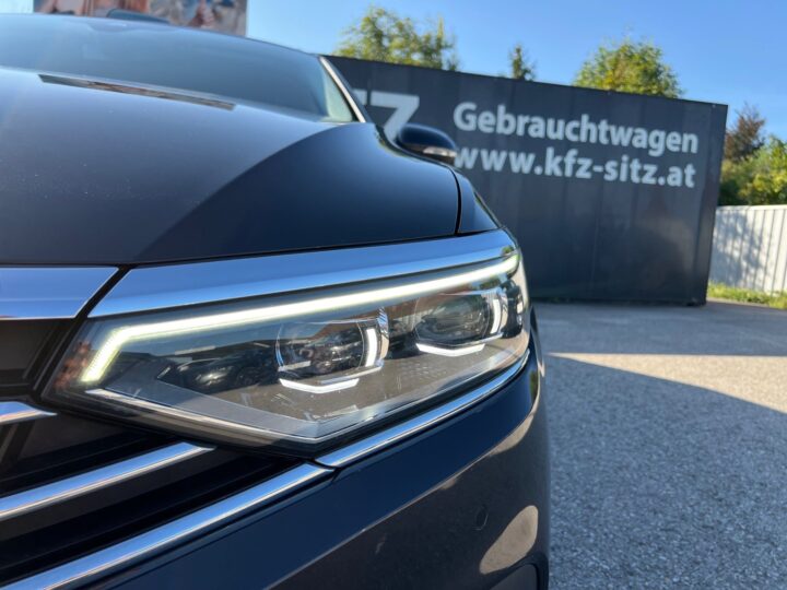 Abbildung Fahrzeugdetailansicht Volkswagen Passat Variant - Nr. 35