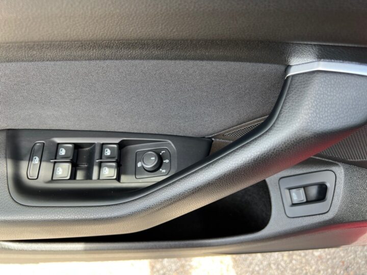 Abbildung Fahrzeugdetailansicht Volkswagen Passat Variant - Nr. 31