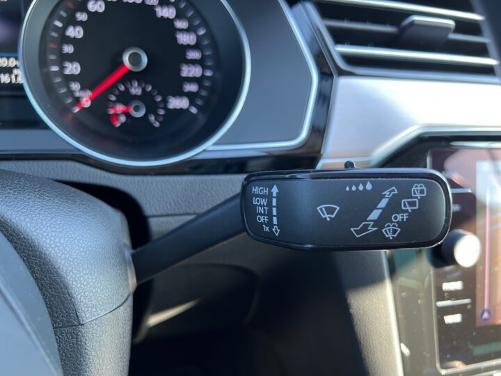 Abbildung Fahrzeugdetailansicht Volkswagen Passat Variant - Nr. 41