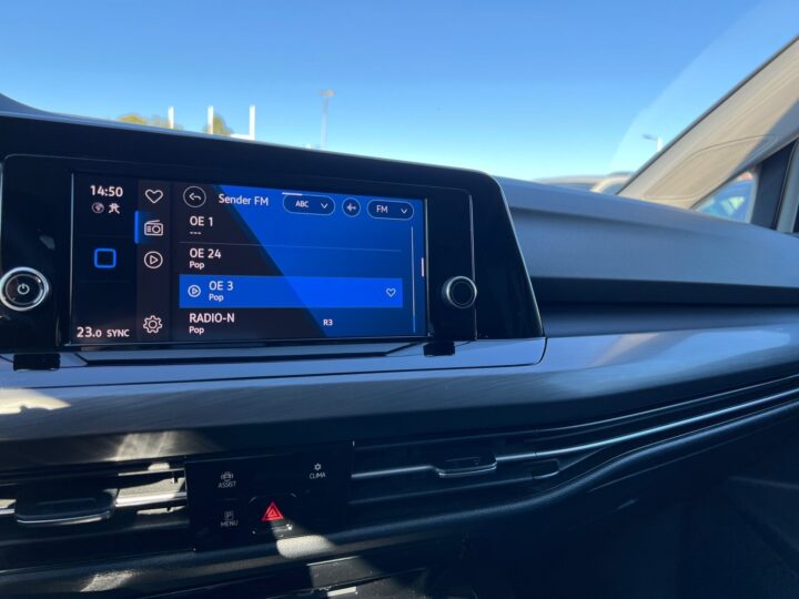 Abbildung Fahrzeugdetailansicht Volkswagen Golf Variant - Nr. 18