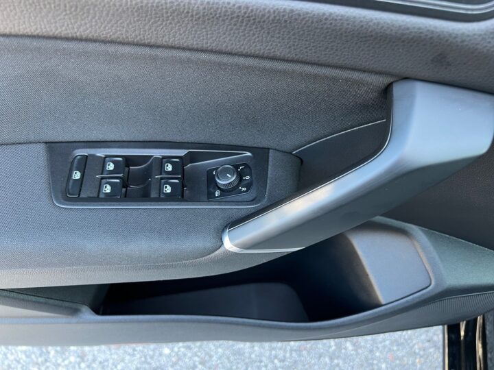 Abbildung Fahrzeugdetailansicht Volkswagen Touran - Nr. 31