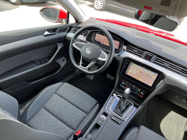 Abbildung Fahrzeugdetailansicht Volkswagen Passat Variant - Nr. 11