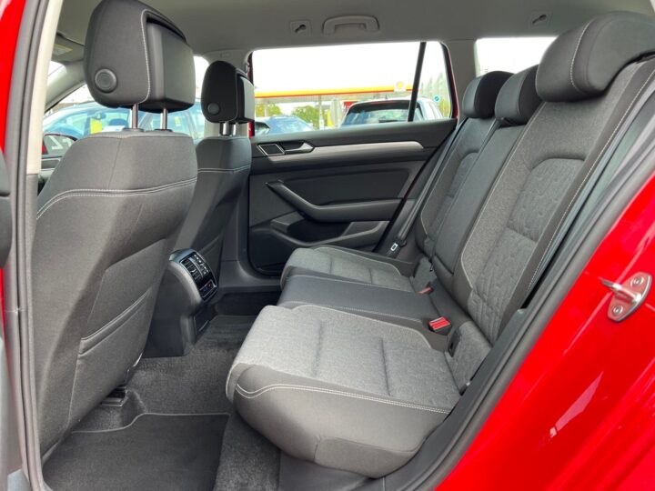 Abbildung Fahrzeugdetailansicht Volkswagen Passat Variant - Nr. 13