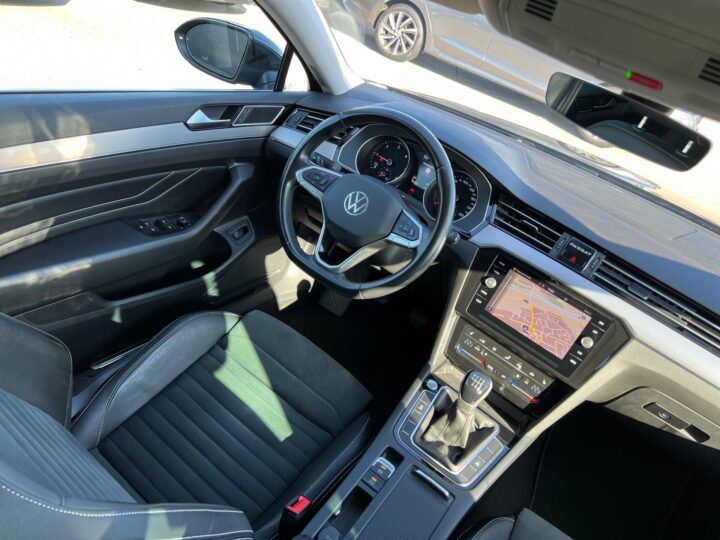 Abbildung Fahrzeugdetailansicht Volkswagen Passat Variant - Nr. 11