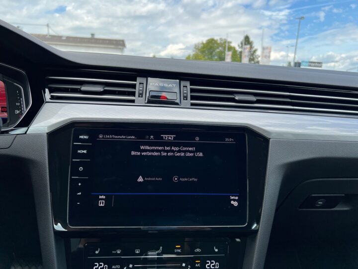 Abbildung Fahrzeugdetailansicht Volkswagen Passat Variant - Nr. 21