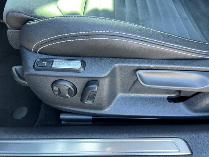 Abbildung Fahrzeugdetailansicht Volkswagen Passat Variant - Nr. 31