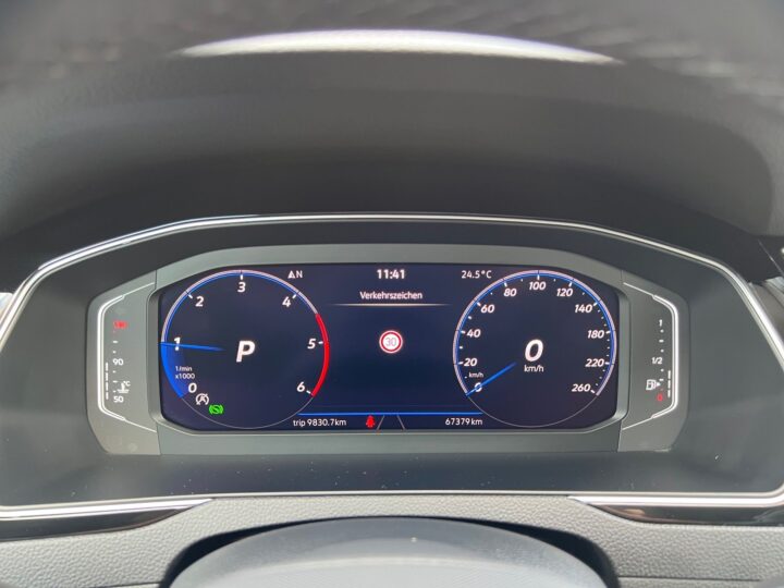 Abbildung Fahrzeugdetailansicht Volkswagen Passat Variant - Nr. 16