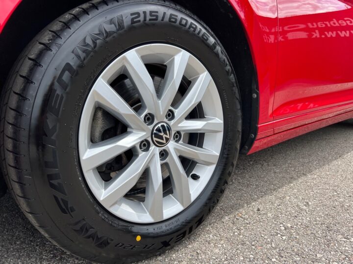Abbildung Fahrzeugdetailansicht Volkswagen Passat Variant - Nr. 37