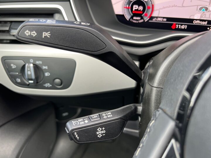 Abbildung Fahrzeugdetailansicht Audi A4 - Nr. 43