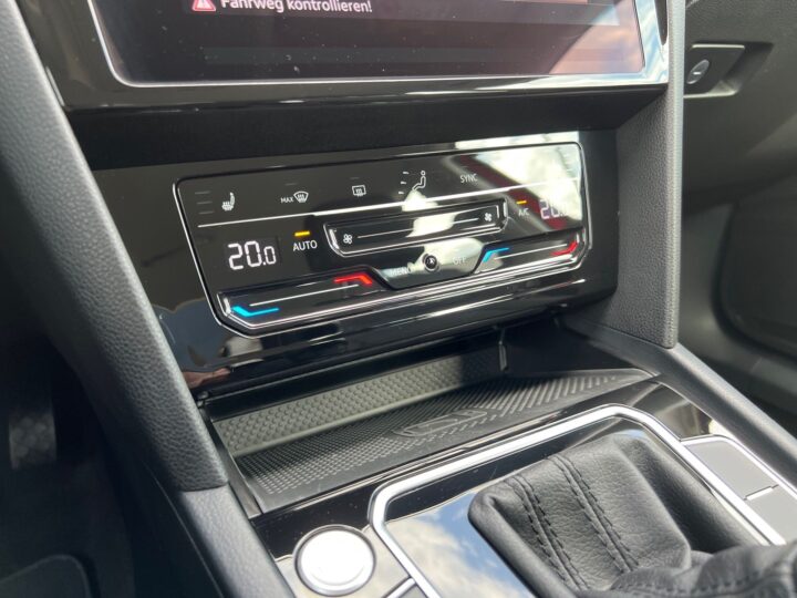 Abbildung Fahrzeugdetailansicht Volkswagen Passat Variant - Nr. 28