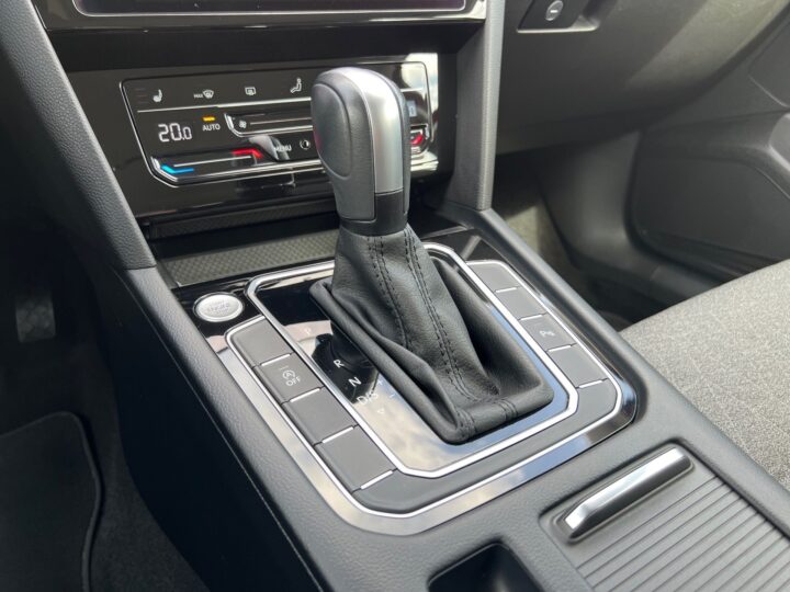 Abbildung Fahrzeugdetailansicht Volkswagen Passat Variant - Nr. 29