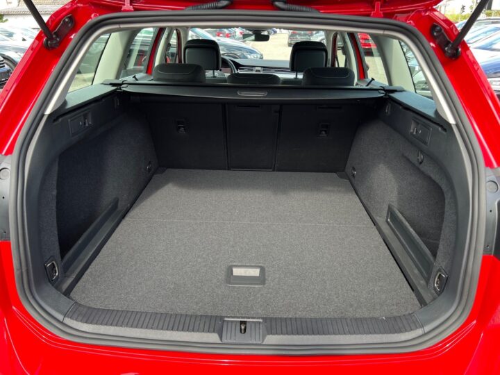 Abbildung Fahrzeugdetailansicht Volkswagen Passat Variant - Nr. 14
