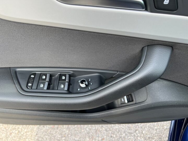 Abbildung Fahrzeugdetailansicht Audi A4 - Nr. 29