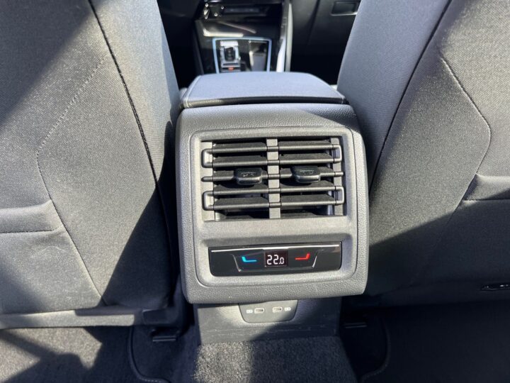 Abbildung Fahrzeugdetailansicht Volkswagen Golf Variant - Nr. 33