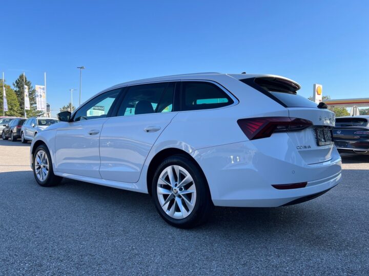 Abbildung Fahrzeugdetailansicht Skoda Octavia - Nr. 4