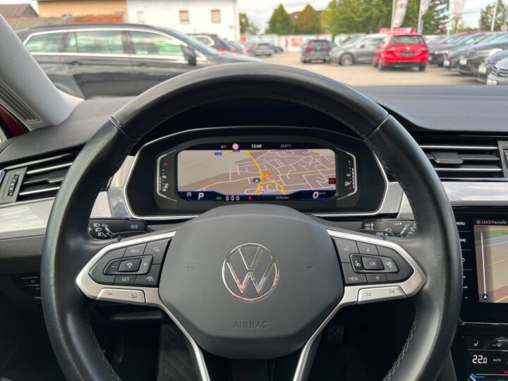 Abbildung Fahrzeugdetailansicht Volkswagen Passat Variant - Nr. 15