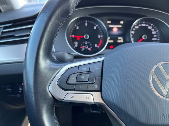 Abbildung Fahrzeugdetailansicht Volkswagen Passat Variant - Nr. 40