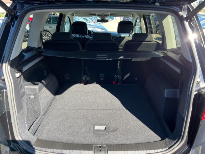 Abbildung Fahrzeugdetailansicht Volkswagen Touran - Nr. 14