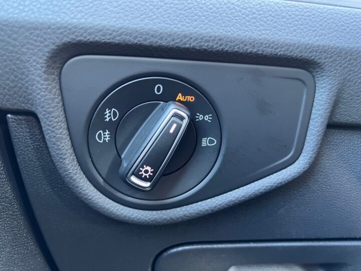 Abbildung Fahrzeugdetailansicht Volkswagen Touran - Nr. 46