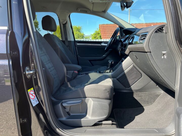 Abbildung Fahrzeugdetailansicht Volkswagen Touran - Nr. 34