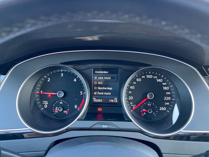 Abbildung Fahrzeugdetailansicht Volkswagen Passat Variant - Nr. 17