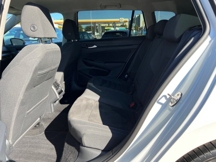 Abbildung Fahrzeugdetailansicht Volkswagen Golf Variant - Nr. 13