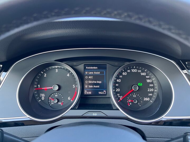 Abbildung Fahrzeugdetailansicht Volkswagen Passat Variant - Nr. 17