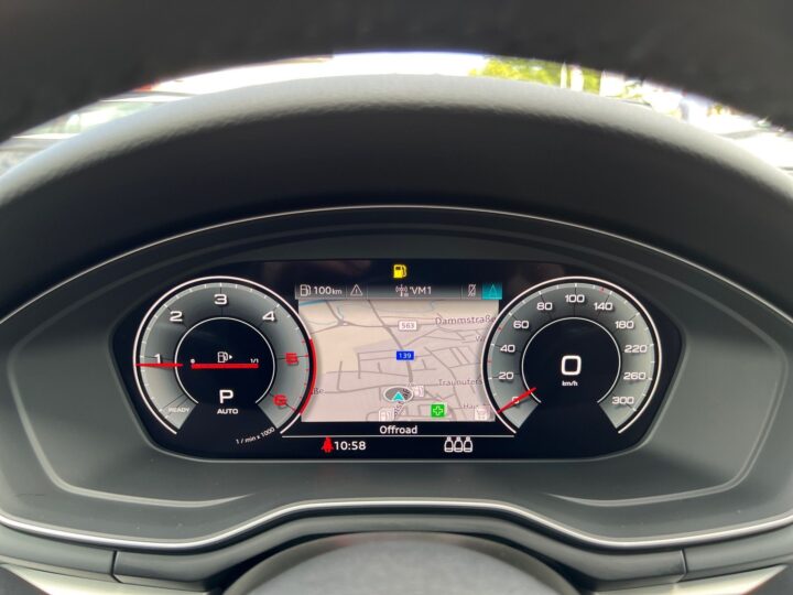 Abbildung Fahrzeugdetailansicht Audi A4 - Nr. 16