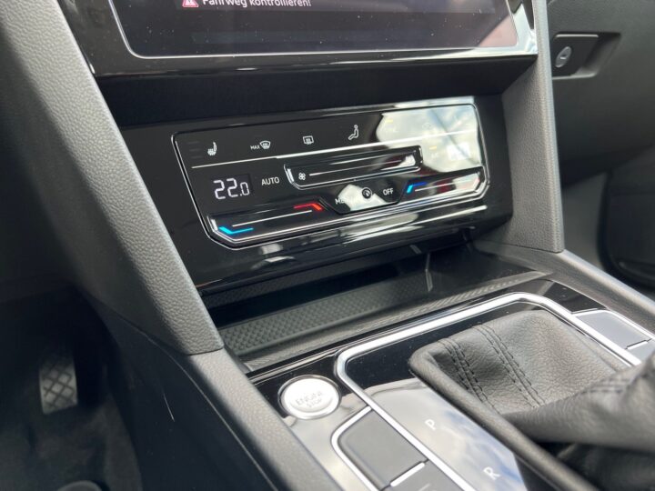 Abbildung Fahrzeugdetailansicht Volkswagen Passat Variant - Nr. 28