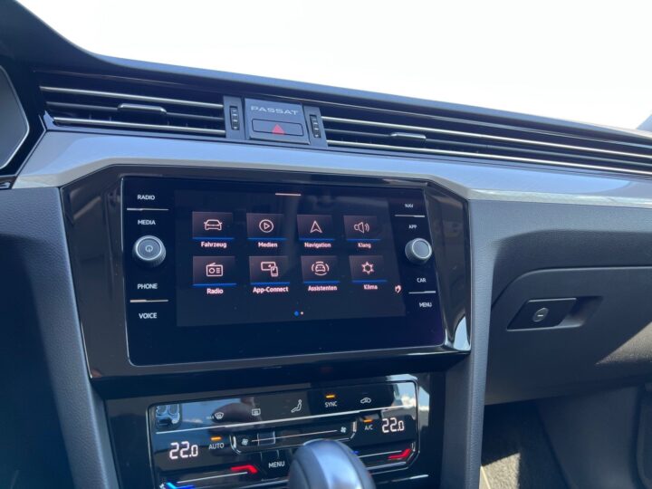 Abbildung Fahrzeugdetailansicht Volkswagen Passat Variant - Nr. 18