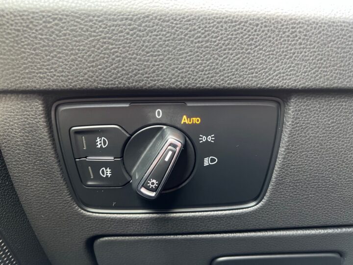 Abbildung Fahrzeugdetailansicht Volkswagen Passat Variant - Nr. 43