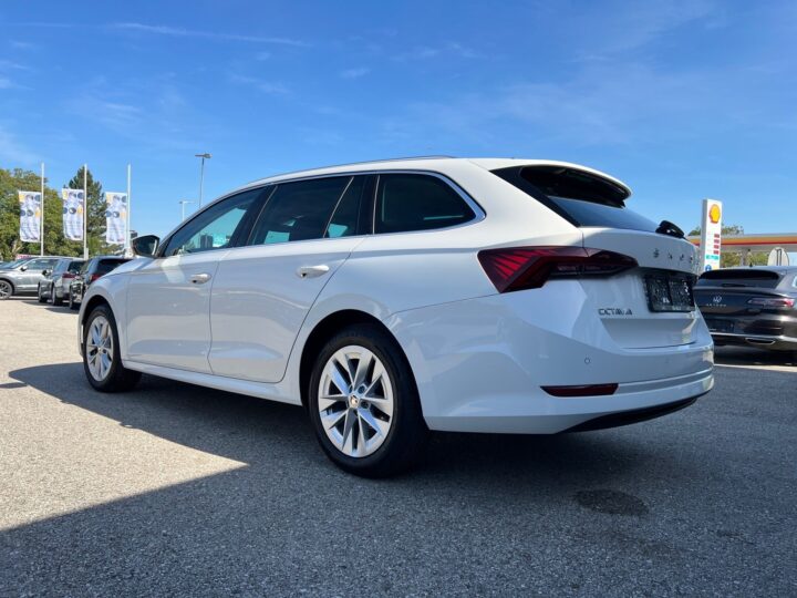 Abbildung Fahrzeugdetailansicht Skoda Octavia - Nr. 4