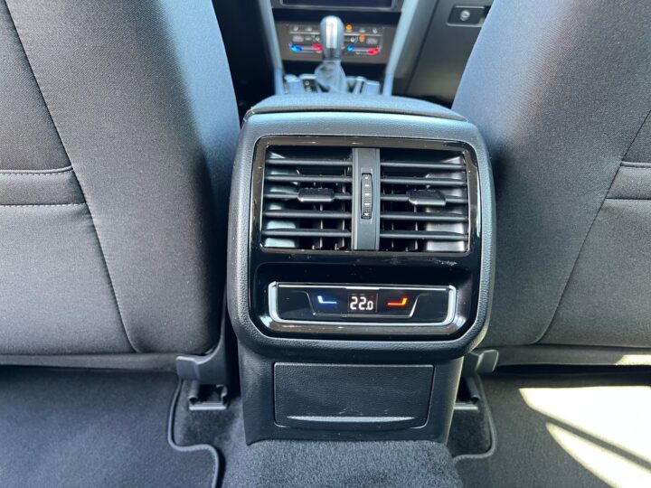 Abbildung Fahrzeugdetailansicht Volkswagen Passat Variant - Nr. 33