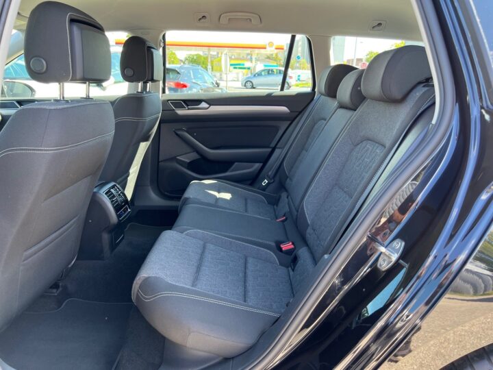 Abbildung Fahrzeugdetailansicht Volkswagen Passat Variant - Nr. 13