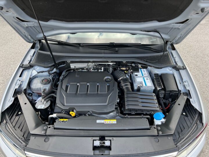 Abbildung Fahrzeugdetailansicht Volkswagen Passat Variant - Nr. 34
