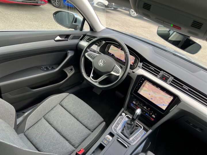 Abbildung Fahrzeugdetailansicht Volkswagen Passat Variant - Nr. 11
