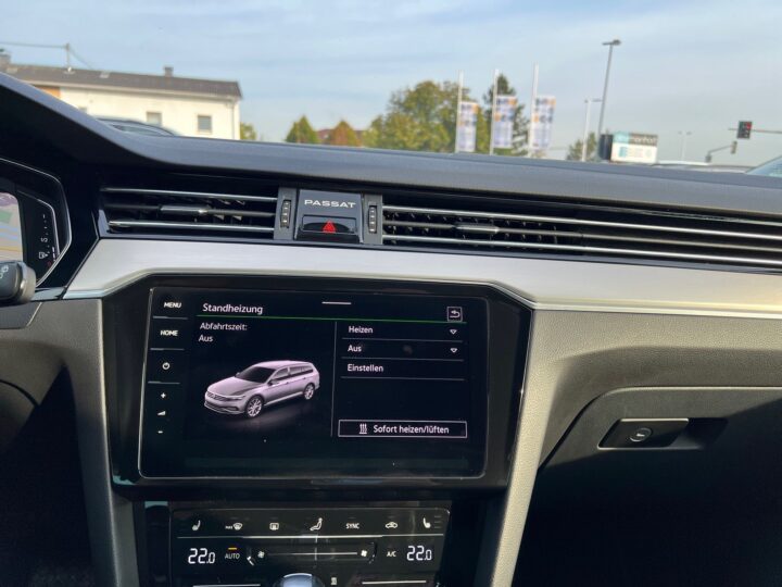 Abbildung Fahrzeugdetailansicht Volkswagen Passat Variant - Nr. 25