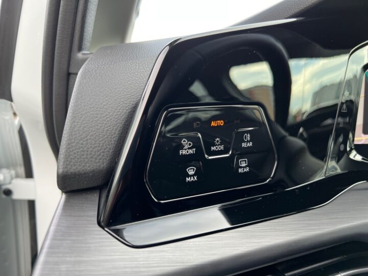 Abbildung Fahrzeugdetailansicht Volkswagen Golf Variant - Nr. 44