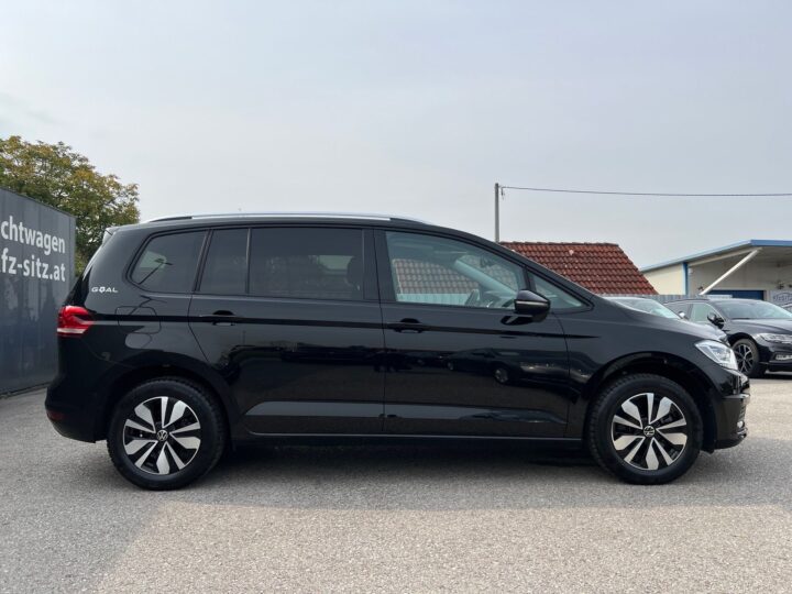 Abbildung Fahrzeugdetailansicht Volkswagen Touran - Nr. 1