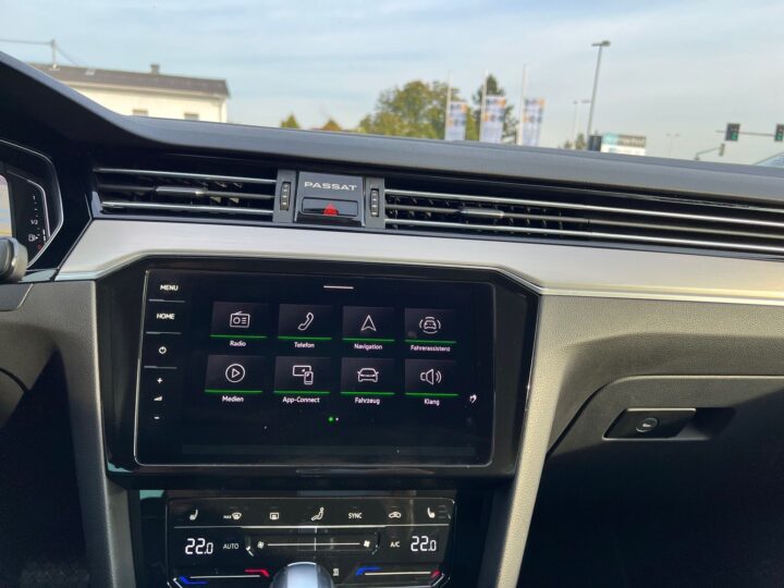 Abbildung Fahrzeugdetailansicht Volkswagen Passat Variant - Nr. 18