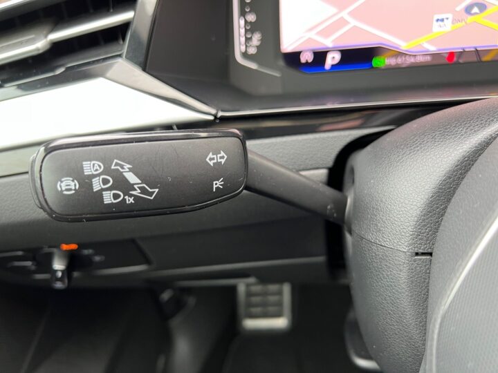 Abbildung Fahrzeugdetailansicht Volkswagen Arteon - Nr. 45