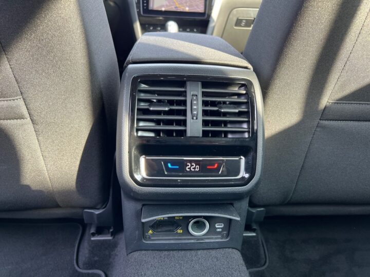 Abbildung Fahrzeugdetailansicht Volkswagen Passat Variant - Nr. 33